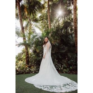 Martina liana style 895 wedding dress. 
Perfect